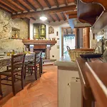 3 Bedroom Lovely In * Gombitelli